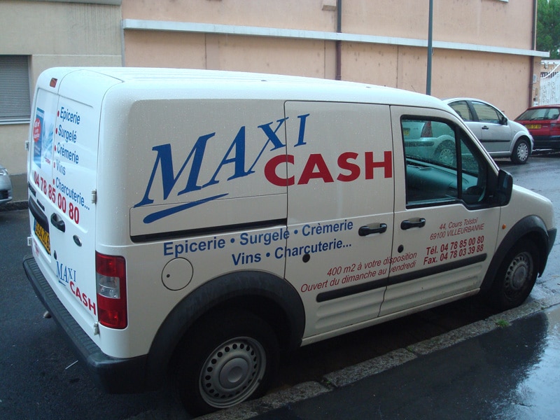 Système de plaques magnétiques pour véhicule à Lyon près de Genas -  Création de marquages publicitaires à Lyon - Kaméléon